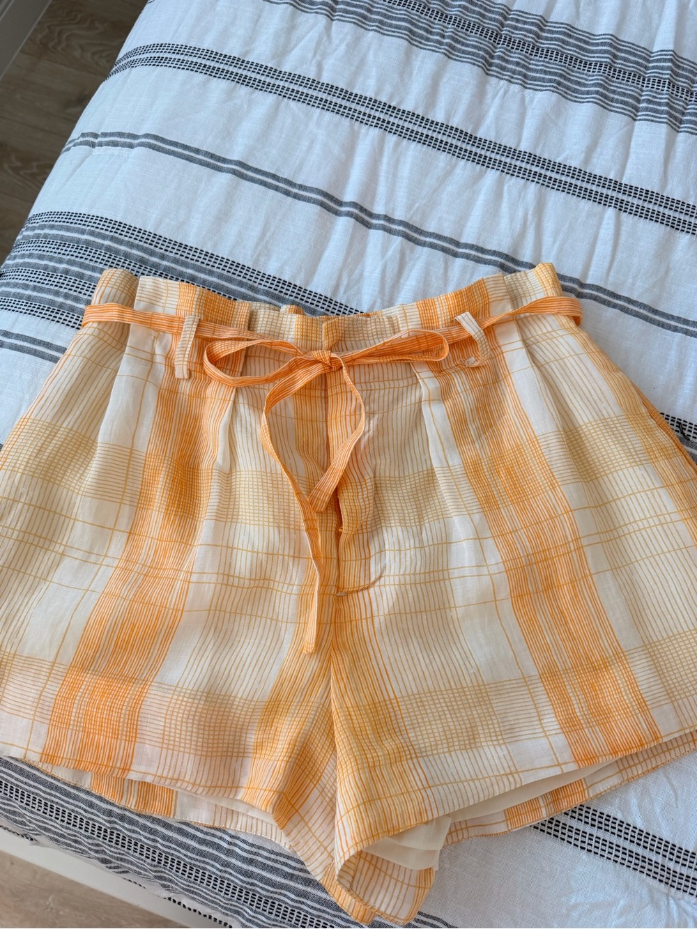 Zara Women's Orange Plaid Tie-Waist Shorts